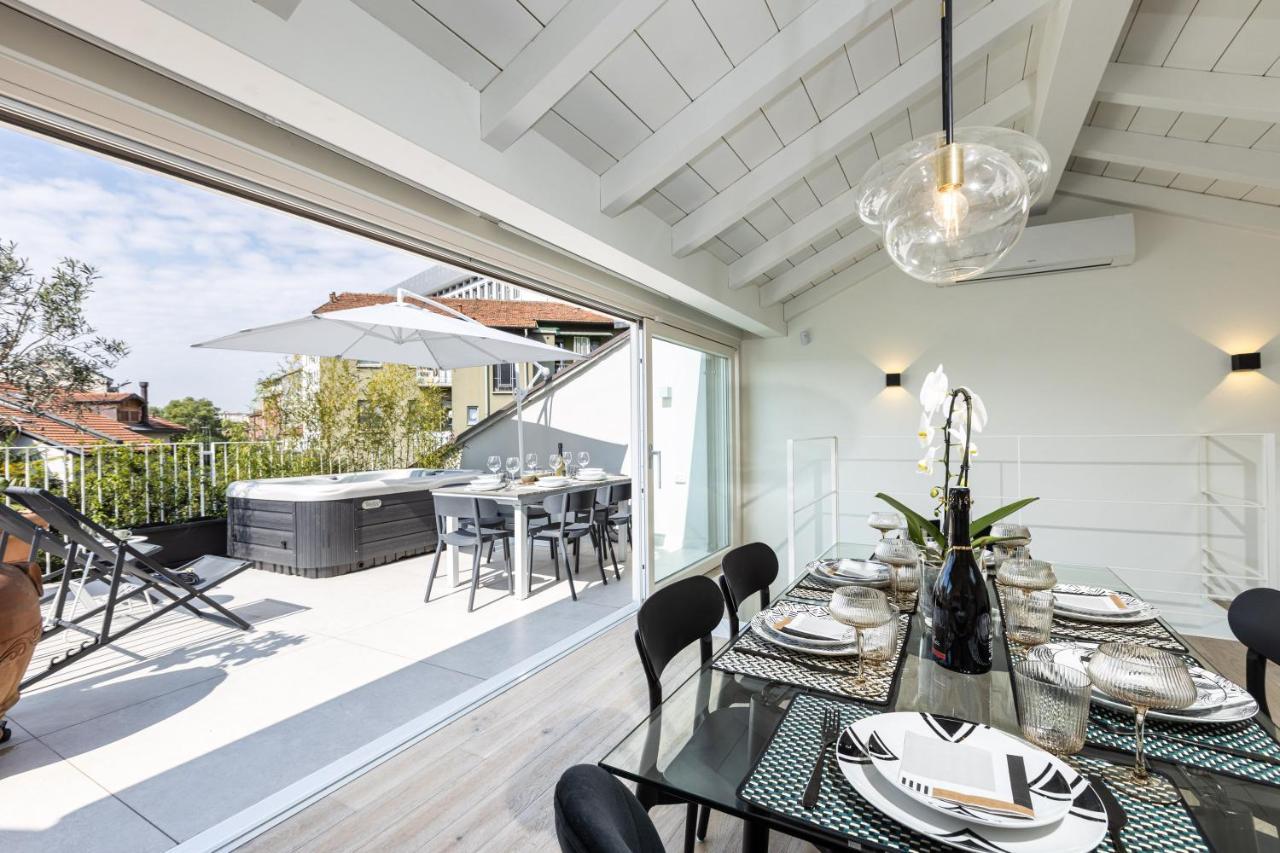 *Villa Olivo*With Private Terrace & Jacuzzi + 3Bedrooms Милан Экстерьер фото